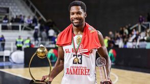 Toney Douglas: «Fui treinado pelo Mike D'Antoni, ele adorava triplos»