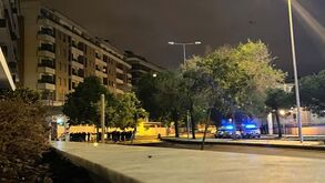 Reforço policial junto ao Estádio da Luz para a chegada do autocarro do Benfica