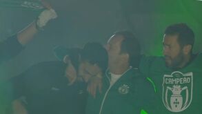 A comunhão entre Rúben Amorim, Frederico Varandas e  Hugo Viana no palco da festa no Marquês