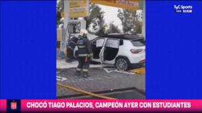 Jogador do Estudiantes exagerou nos festejos, bebeu demais e destruiu carro... contra bomba de gasolina