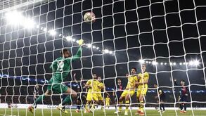 Luis Enrique e o canto que ditou o adeus do PSG à Champions: «Podia escolher jogadores de 1,95m mas depois nao chegávamos à outra área»