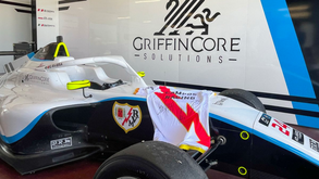 Rayo Vallecano vai correr na... Fórmula 4: Bebé e Falcão presentes na apresentação do carro