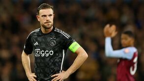 Descontente no Ajax: IA recomenda Benfica a Jordan Henderson