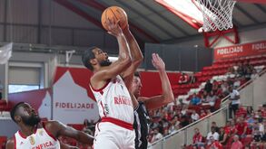 Benfica-V. Guimarães, 81-53: águia na frente