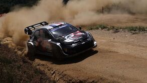 Sébastien Ogier dispara na liderança do Rali de Portugal