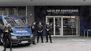 Buscas na Porto Comercial e na loja do Associado no Dragão: siga o que se passa ao minuto