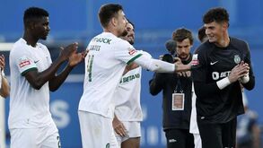 Franco Israel e Adán dão os parabéns a Diogo Pinto pela estreia na equipa do Sporting