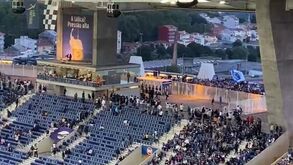 FC Porto-Boavista: Super Dragões cantam fora do estádio e restantes adeptos reagem desta forma