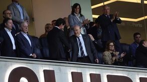 Pela primeira vez na tribuna do Dragão, Villas-Boas cumprimentou Pinto da Costa antes do FC Porto-Boavista