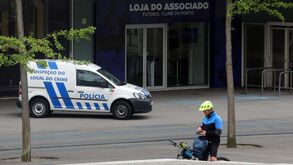 Operação 'Bilhete Dourado' apreende quatro mil bilhetes de jogos do FC Porto e 44.510 euros