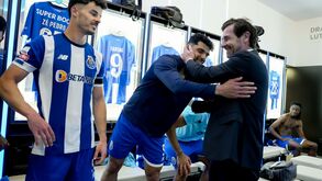 «Juntos para as duas finais que aí vêm»: FC Porto mostra imagens de Villas-Boas no balneário