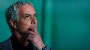 Candidato à presidência do Fenerbahçe garante ter acordo com Mourinho: «Reunimo-nos cara a cara»