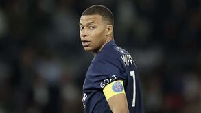 «As paredes até tremeram»: a violenta discussão entre Mbappé e Al-Khelaifi no Parque dos Príncipes