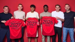 Bayern Munique assina contratos com trio de jovens promessas
