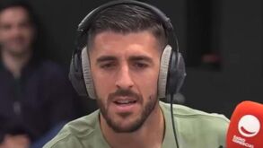 Amorim ensina Paulinho a fazer esparguete à bolonhesa: «João Paulo, não vou estar sempre aqui para ti»