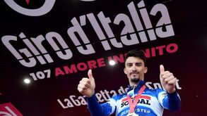 Julian Alaphilippe vence 12.ª etapa e faz hat-trick nas Grandes Voltas