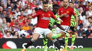 Diogo Dalot elogiado por lenda do Manchester United