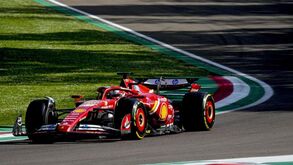 GP Emilia Romagna: Charles Leclerc domina primeiro dia de treinos em Imola