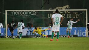 A crónica do Rio Ave-Benfica, 1-1: a história da águia a brincar com o fogo