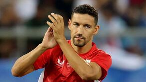 Jesús Navas assina contrato vitalício com o Sevilha: jogará seis meses grátis e retira-se em dezembro