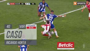 Sp. Braga pediu penálti neste lance mas o árbitro nada marcou