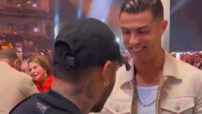 Cristiano Ronaldo à conversa com Neymar num combate: «Fica bem, mané!»