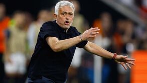 Besiktas avança por Mourinho e quer Quaresma na equipa técnica: «Recebeu bem a nossa proposta»