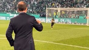 Filho de Frederico Varandas 'marca' em Alvalade e celebra... à Gyökeres