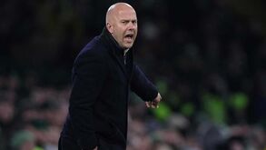 Oficial: Arne Slot é o novo treinador do Liverpool 