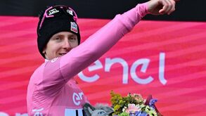A camisola rosa ainda não se equipara às vitórias no Tour para Pogacar