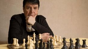 Lendas Nona Gaprindashvili e Michael Adams vêm a Portugal