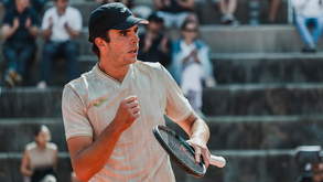 Jaime Faria avança para a 2.ª ronda da fase de qualificação de Roland Garros