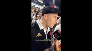 «Está todo o mundo 'Álvaro Pachecado'»: adeptos do Vasco vestem-se a rigor e não esquecem... a boina