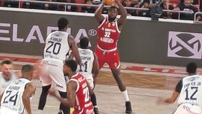 Benfica bate Oliveirense e adianta-se nas meias-finais do playoff da Liga Betclic