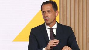 Pedro Proença assiste à final da Liga Conferência e vai 
