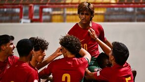 Portugal goleia Inglaterra e fica a um passo dos 'quartos' do Europeu de Sub-17