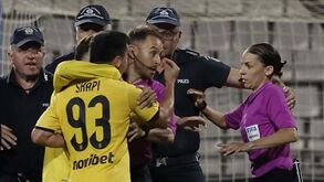 Aris ameaçou a árbitra
