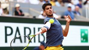 Carlos Alcaraz apura-se para a segunda ronda do Roland Garros