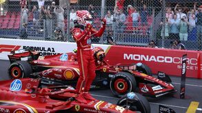 Charles Leclerc impõe-se em casa e vence GP do Mónaco