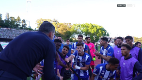 Insólito: depois de ser expulso Sérgio Conceição dá indicações... atrás do banco de suplentes