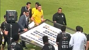 Insólito: Cristiano Ronaldo ia falar e o painel de entrevistas... caiu