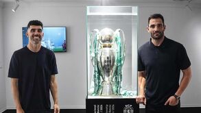 Neto e Adán visitam o troféu de campeão no Museu Sporting