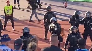 Vídeo mostra polícia a disparar sobre adeptos do FC Porto na bancada no Jamor