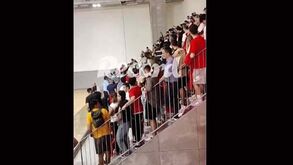 Futsal: confusão entre adeptos de Sp. Braga e Benfica motiva interrupção do jogo e intervenção da PSP