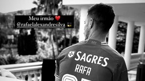 Weigl veste camisola de Rafa no Benfica e o avançado reage