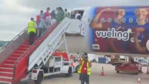 Adeptos do Real Madrid vão à final da Champions em avião decorado com as cores... do Barcelona