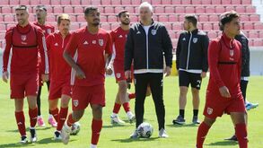 Jorge Costa relativiza vantagem do AVS e fala em playoff 