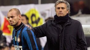 Wesley Sneijder confirma: «Falei com Mourinho, ele vai para o Fenerbahçe»