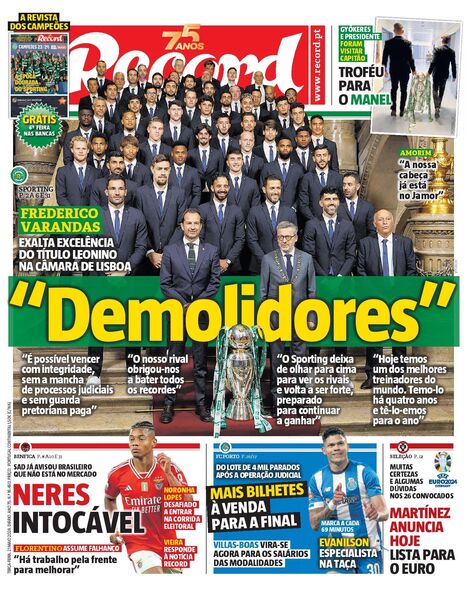 Descarregar capa em PDF de alta resolução