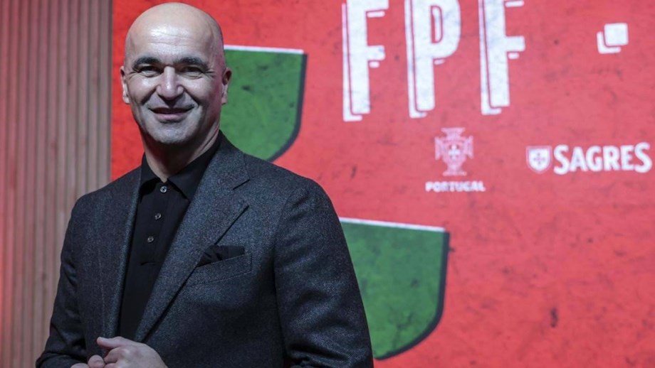 Roberto Martínez vai poder levar 26 jogadores ao Europeu: UEFA aprova alteração no número de convocados